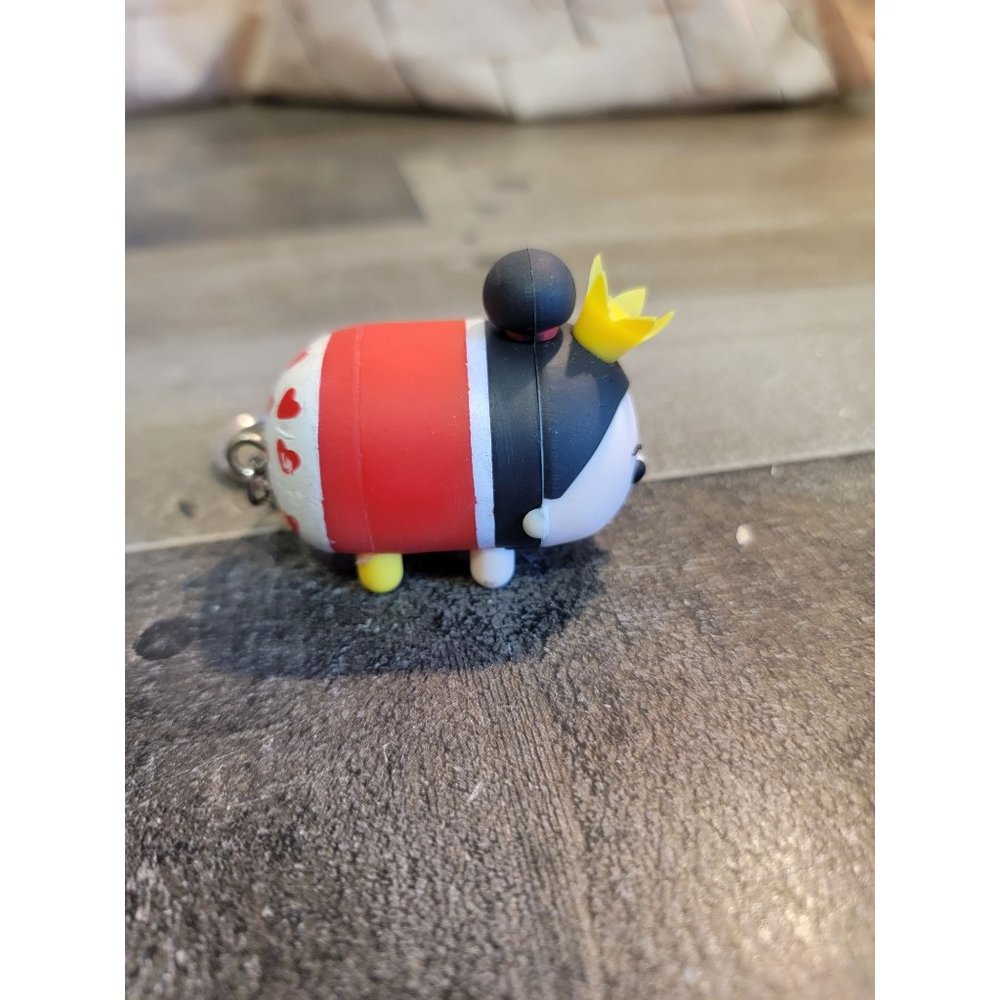 Disney Queen of‎ Hearts Tsum Tsum toy figures keychain
